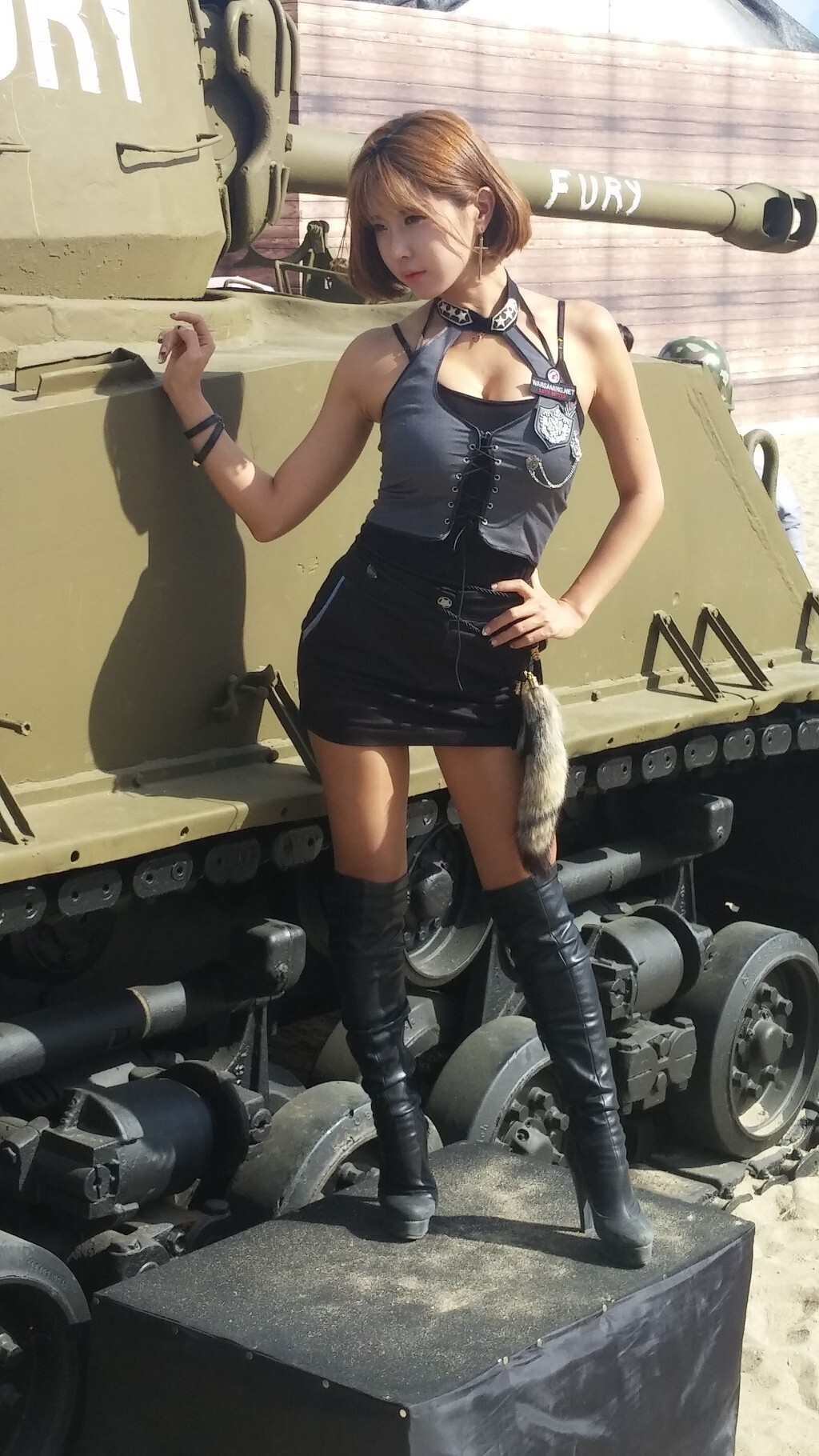 韩国顶级Showgirl许允美 釜山坦克世界 1